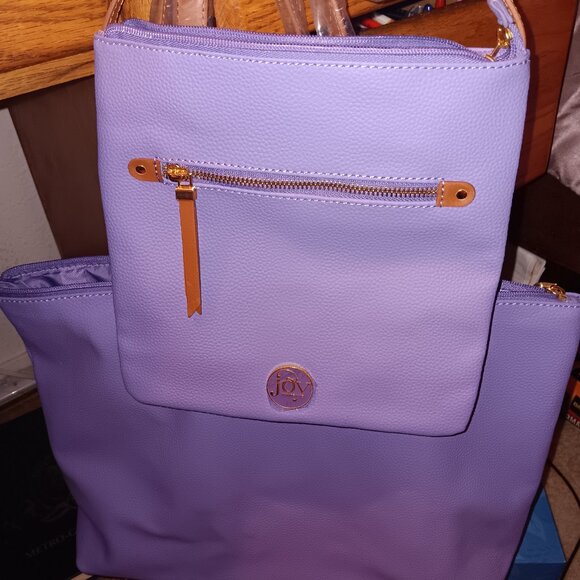 JOY MANGANO LAVENDER LEATHER CROSSBODY BAG ALONG WITH A MATCHING LARGER TOTE - Picture 5 of 5